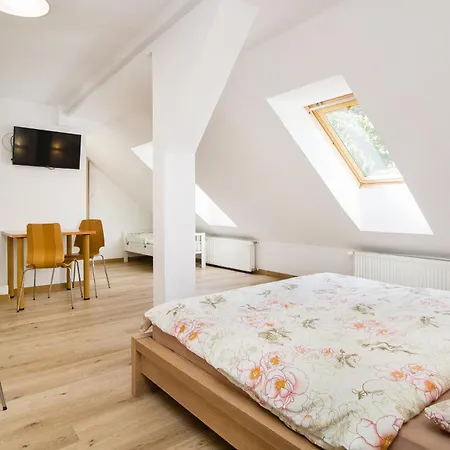 Lesniczowka 2 酒店 *